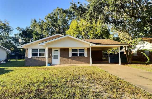 3 Bedroom 1.5 Bathroom home in Ocean Springs School District photos photos 3 Bedroom 1.5 Bathroom home in Ocean Springs School District photos photos