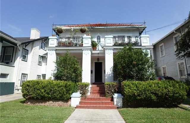 2423 BROADWAY Street photos photos