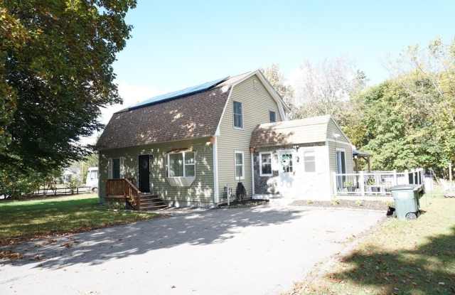8 New Fitchburg Rd photos photos