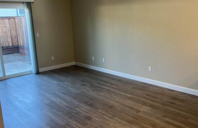 3026 Gardella Plaza Gallery 2