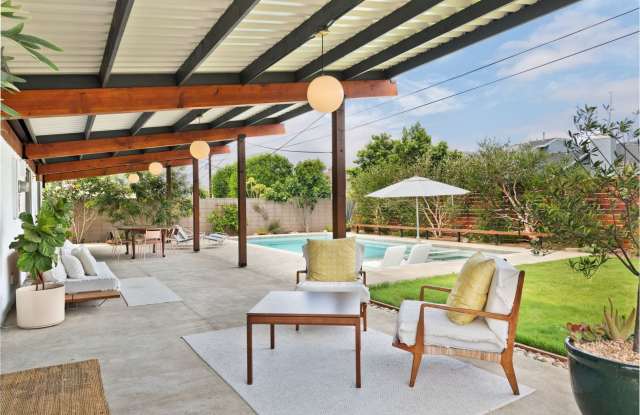 A Fully Furnished Modern Portfolio Home with a Large Backyard Oasis & 3 Comfortable Bedrooms! Gallery 3