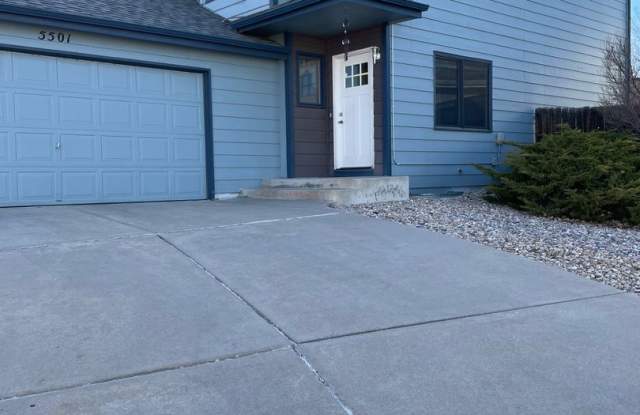 3-Bed and 3-Bath House Near South College! photos photos 3-Bed and 3-Bath House Near South College! photos photos