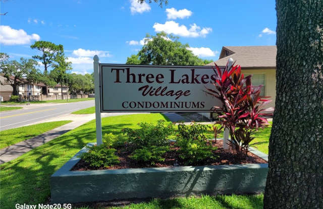 4502 LIGHTHOUSE CIRCLE - 4502 Lighthouse Circle, Orlando, FL 32808