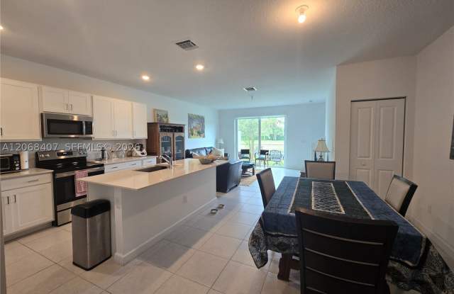 5451 Flannigan Way Gallery 3