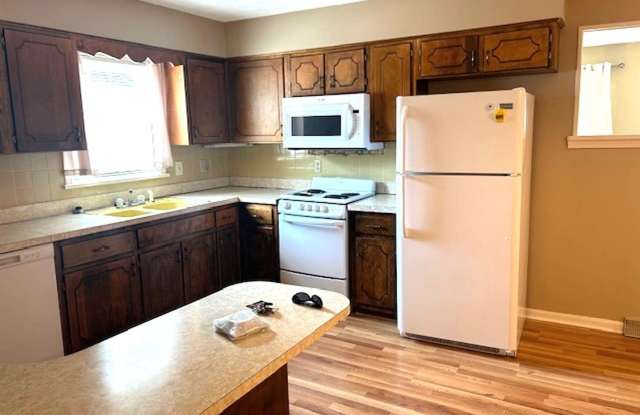 MOVE IN SPECIAL! One Story House in the Radcliffe Neighborhood 240814 Gallery 4
