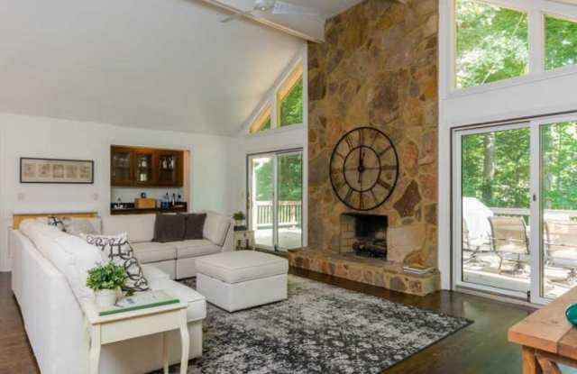 1560 Summerset Drive - 1560 Summerset Drive, Dunwoody, GA 30338