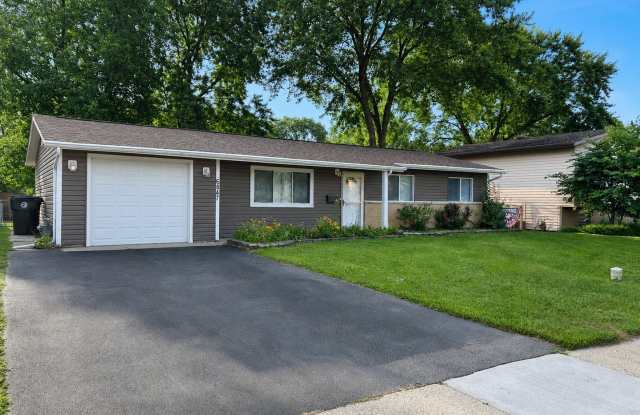 6847 Hawthorne Lane Gallery 2