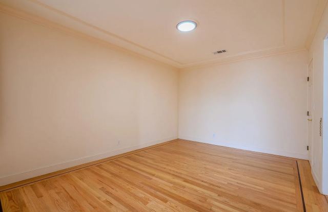 1931 Santiago St Apt 1A Gallery 2