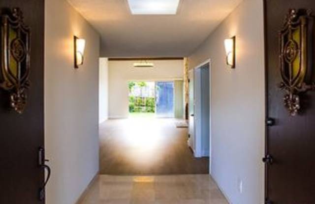 2233 La Amatista Road Gallery 3