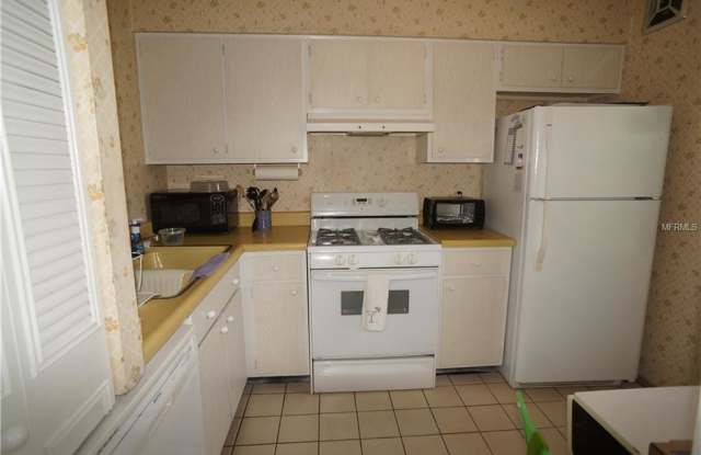 1418 ARROWHEAD CIRCLE W Gallery 2