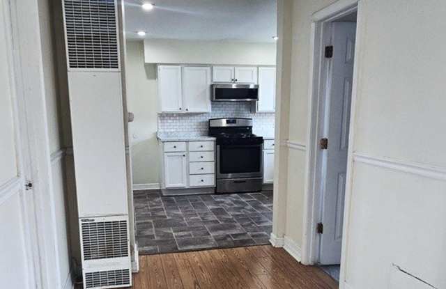 5200 S Lorel Avenue Gallery 3