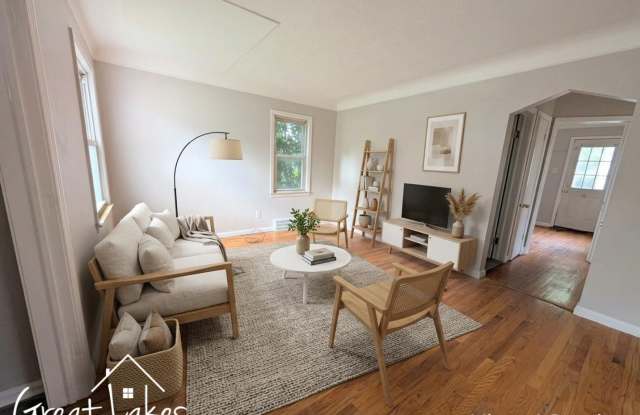Charming 3 Bedroom 1 Bathroom now available for rent! Gallery 3