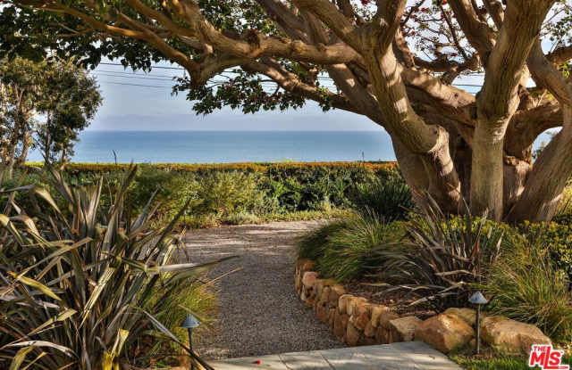 29225 CLIFFSIDE Dr Gallery 4