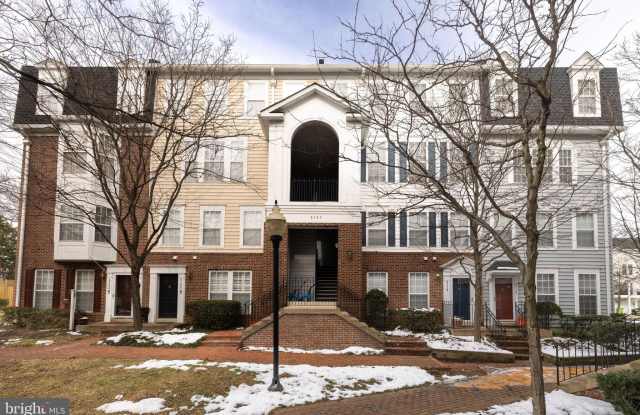 5108 ENGLISH TERRACE unit: 104 - 5108 English Terrace, Alexandria, VA 22304