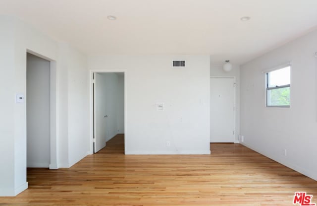 856 MARCO Place Gallery 3