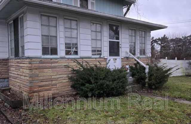 30 E Beverly - 30 East Beverly Avenue, Pontiac, MI 48340
