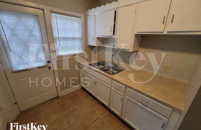 4861 Crittenden Avenue Gallery 4