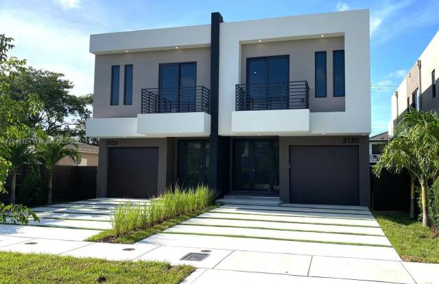 313 SW 10th St photos photos