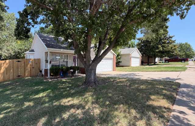 Cozy 3 Bedroom, 2 Bathroom Home in Norman Schools. Gallery 4