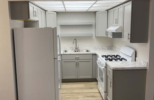 5654 Independence Ave photos photos