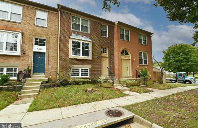 5225 LEEWARD Lane Gallery 2