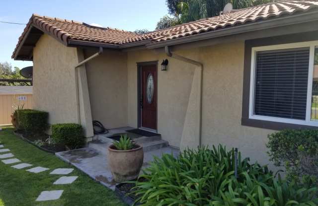 Spacious Studio in the Heart of Oceanside-Utilities Included - 139 Parnassus Circle, Oceanside, CA 92054