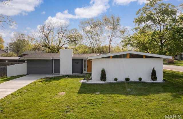 105 Lowell Ct photos photos