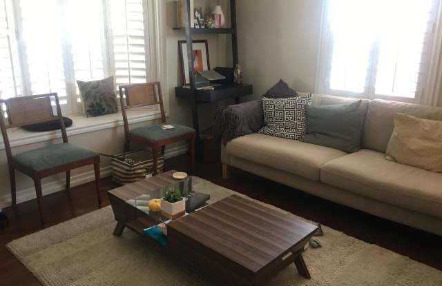 4740 W. Mountain View Dr. Gallery 4