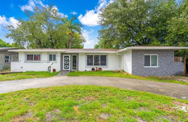 17930 NE 6th Ave photos photos