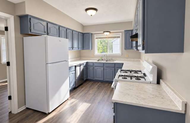 Discover this conveniently located 3-bedroom, 2-bath home in Russellville Gallery 4