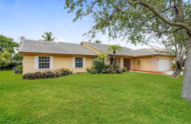 19340 NW 8th St photos photos