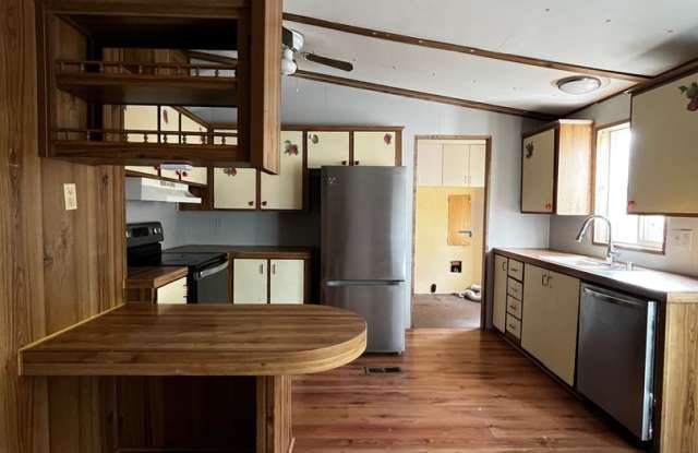 3 bed / 2 bath manufactured home on 5 acres Gallery 4