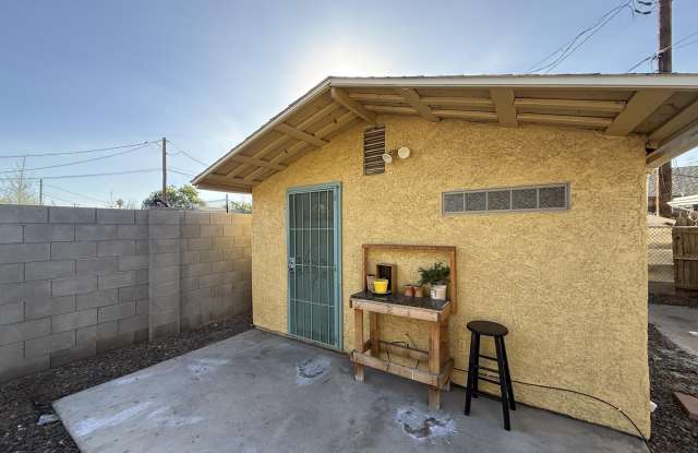 1005 E MORELAND Street unit: 3 photos photos