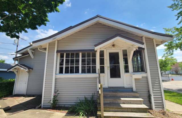 Utilities included with fully furnished 2 bedroom/ 1 bathroom in downtown St. Joe photos photos