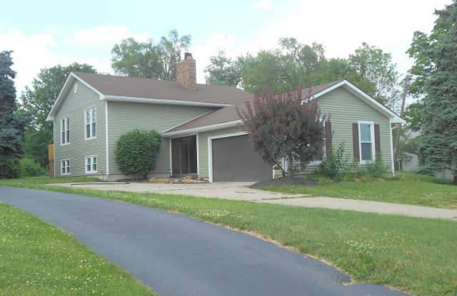 **Available Now** 4107 Central Ave 3BR/2.5BA (Middletown) **DEPOSIT PENDING** Email Leasing@bbrents.com to join the waitlist! - 4107 Central Avenue, Middletown, OH 45042