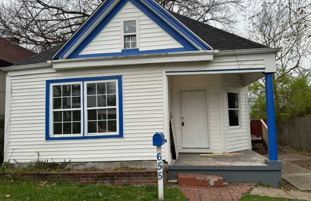 Modern Comfort: 5-Bed, 2-Bath Residence with Spacious Layout & Contemporary Amenities! photos photos