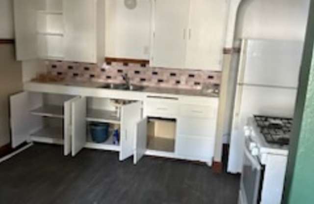 2402 Jones St - 2402 Jones Street, Sioux City, IA 51104