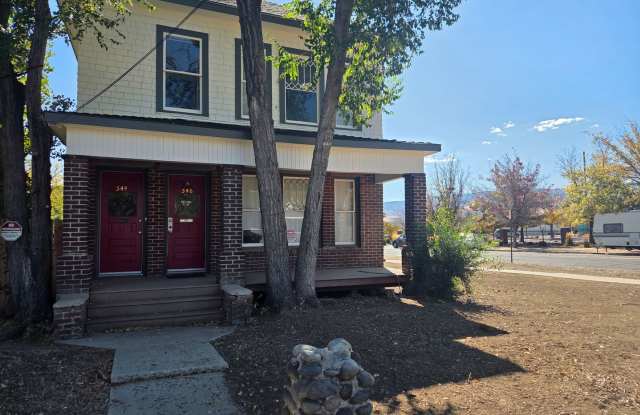 Conveniently Located 2-Bedroom Apartment Near Downtown & UNR Gallery 1