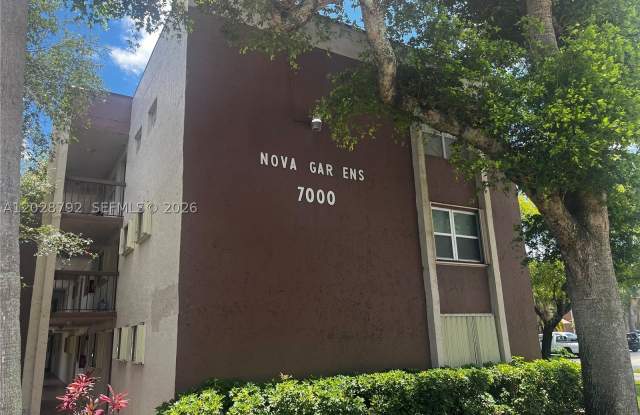 7000 Nova Dr photos photos