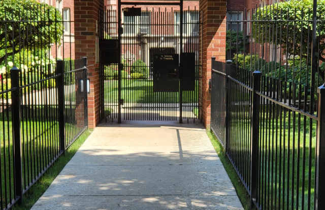 6936 S. Crandon Avenue, Unit 1S Gallery 2