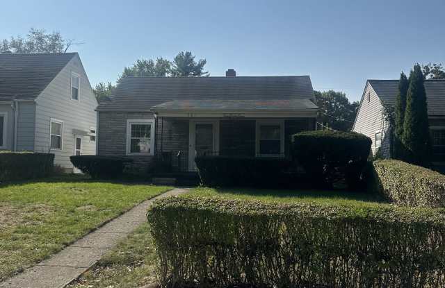 387 E. Royal Forest Blvd photos photos