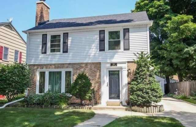908 E Hampton Rd photos photos