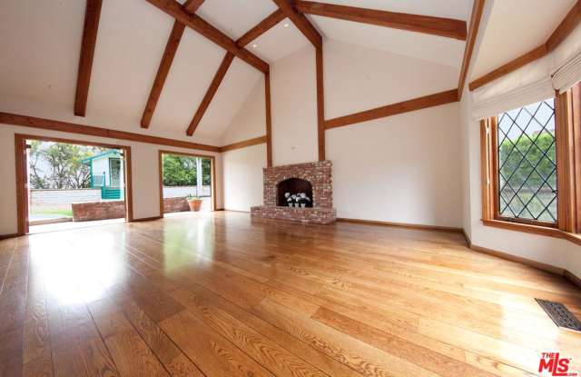 2724 AQUA VERDE Circle Gallery 2