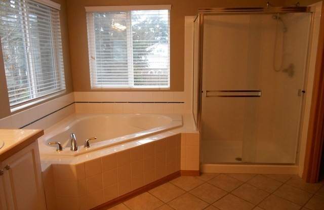 8915 181st Street East Gallery 4