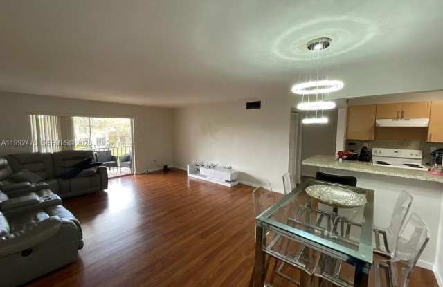 10357 N Kendall Dr photos photos