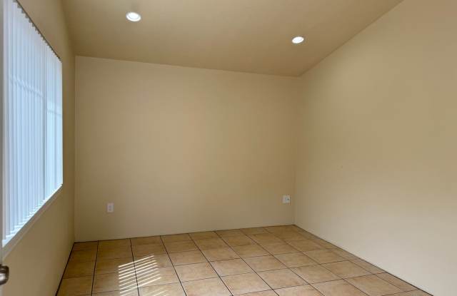2 bedroom 2 bathroom duplex in Springfield! Gallery 3