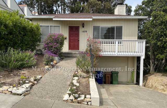 Great Home Located Near Downtown Monterey with Attached Garage - 1070 Roosevelt Street, Monterey, CA 93940