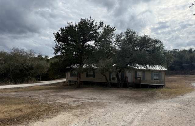 136 Sonnyland Drive - 136 Sonnyland Drive, Canyon Lake, TX 78133