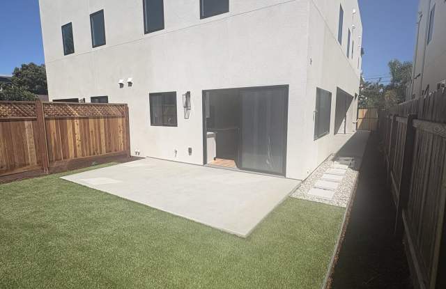 245 Dahlia Ave Gallery 2