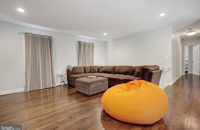 7819 LOCRIS DRIVE Gallery 3